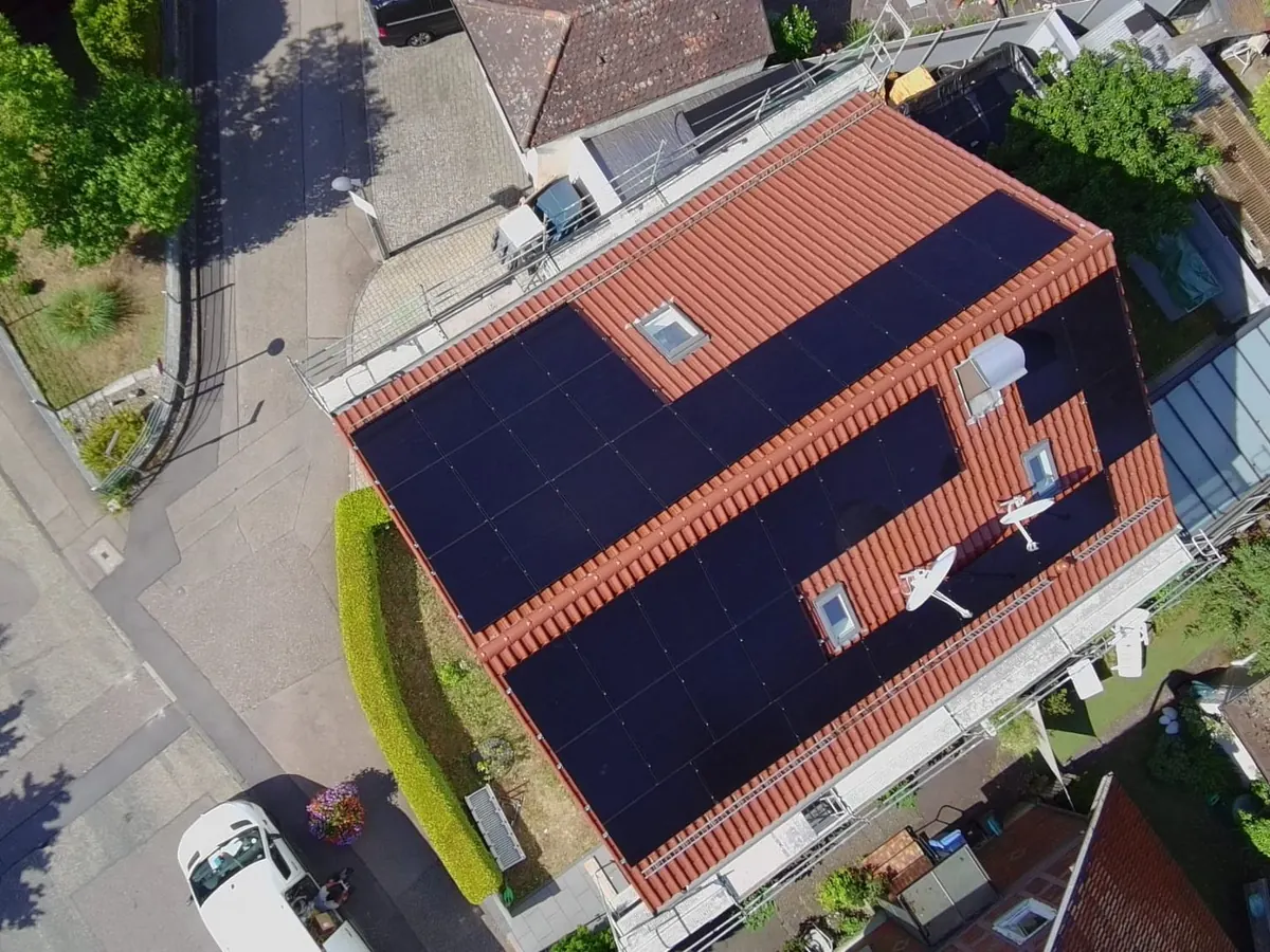 Photovoltaikanlage mit 17,2 kWp von SK-Elektrotechnik in Heubach, Ziegeldach